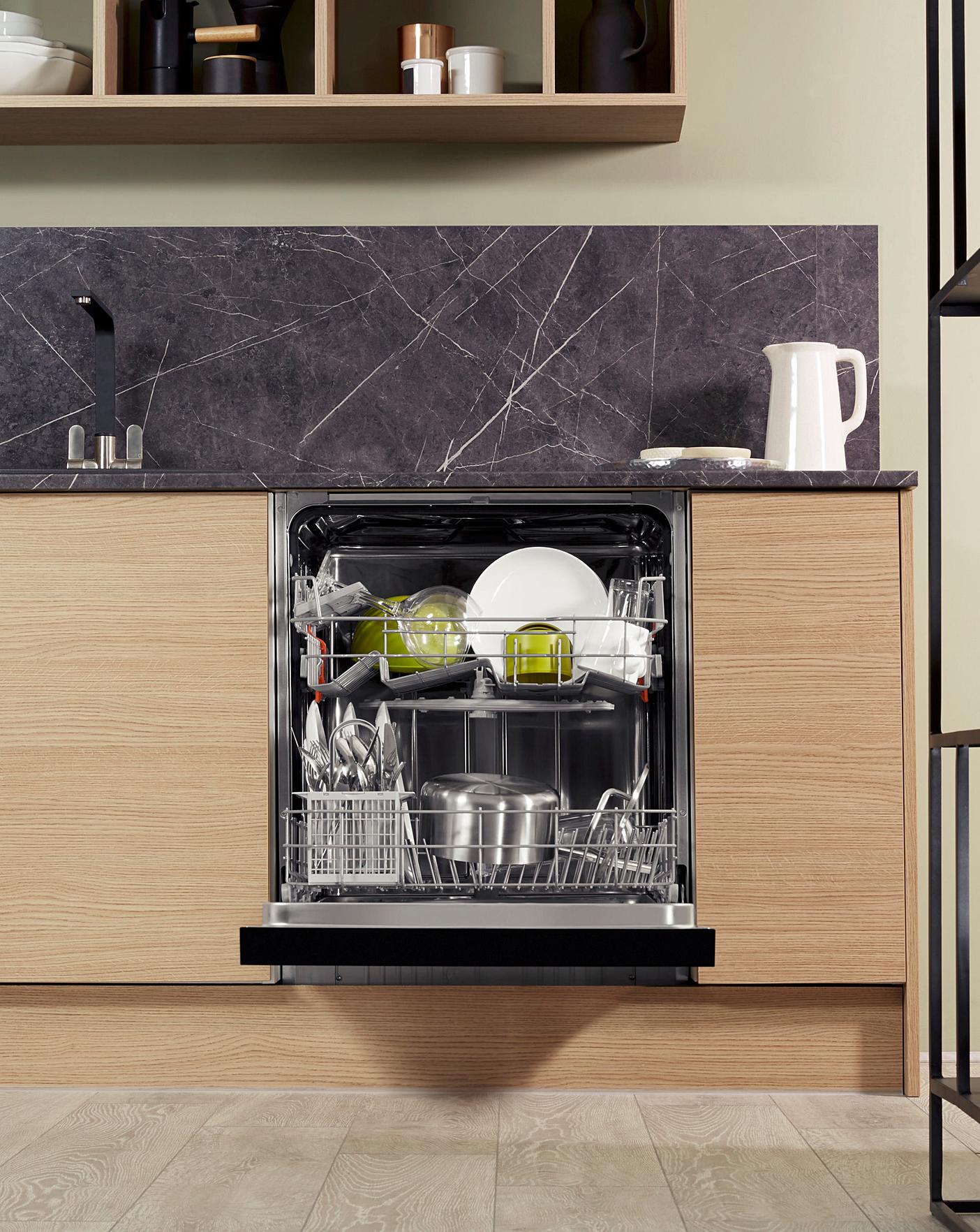  Hotpoint HBC 2B19 UK Integrated 13-place Full-Size Dishwasher