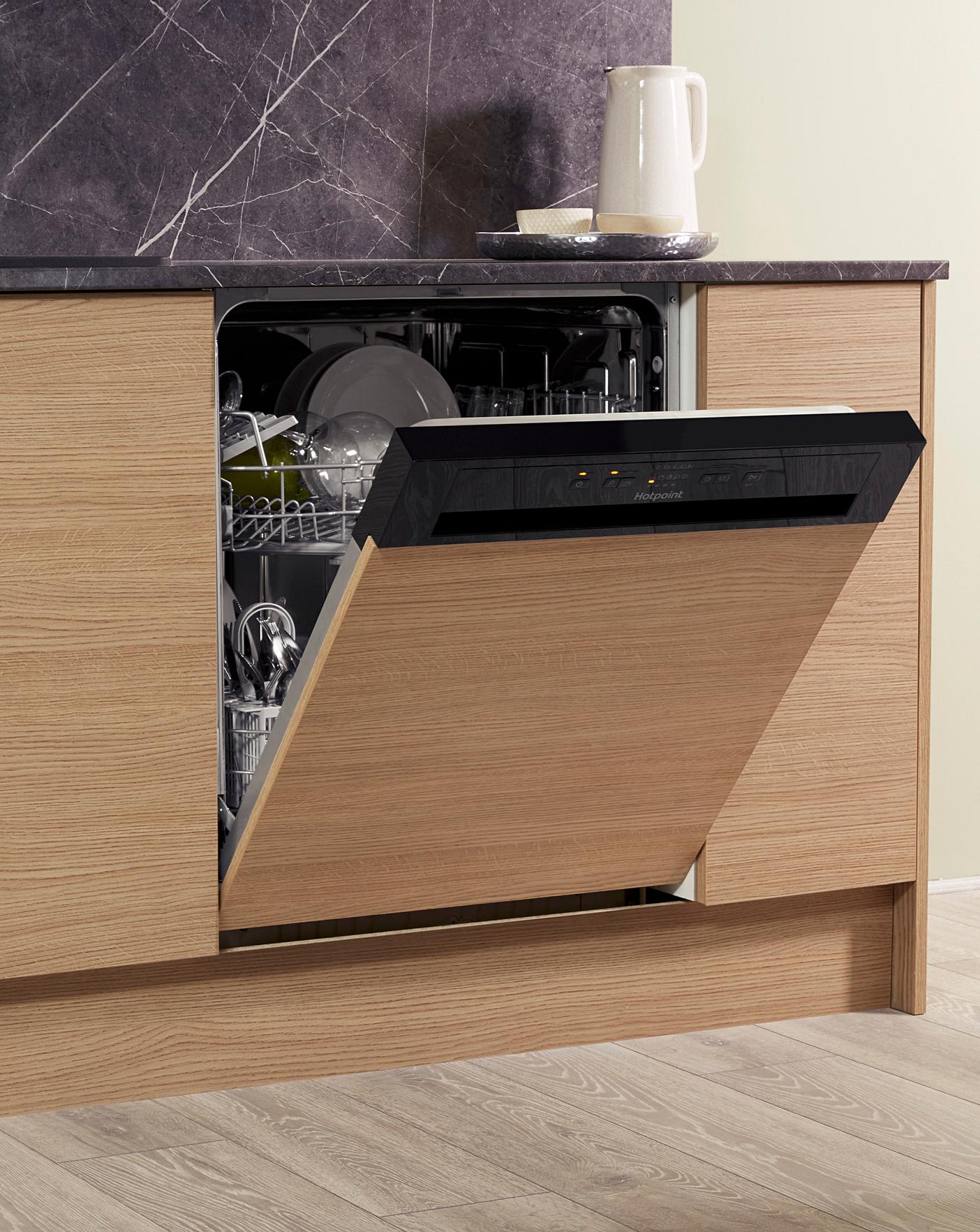  Hotpoint HBC 2B19 UK Integrated 13-place Full-Size Dishwasher