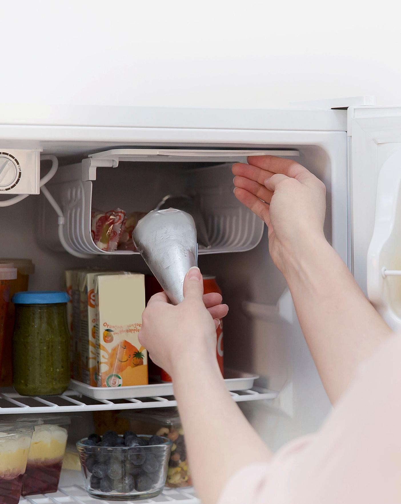  Russell Hobbs RHTTF67W-LCK Mini Fridge Lockable White