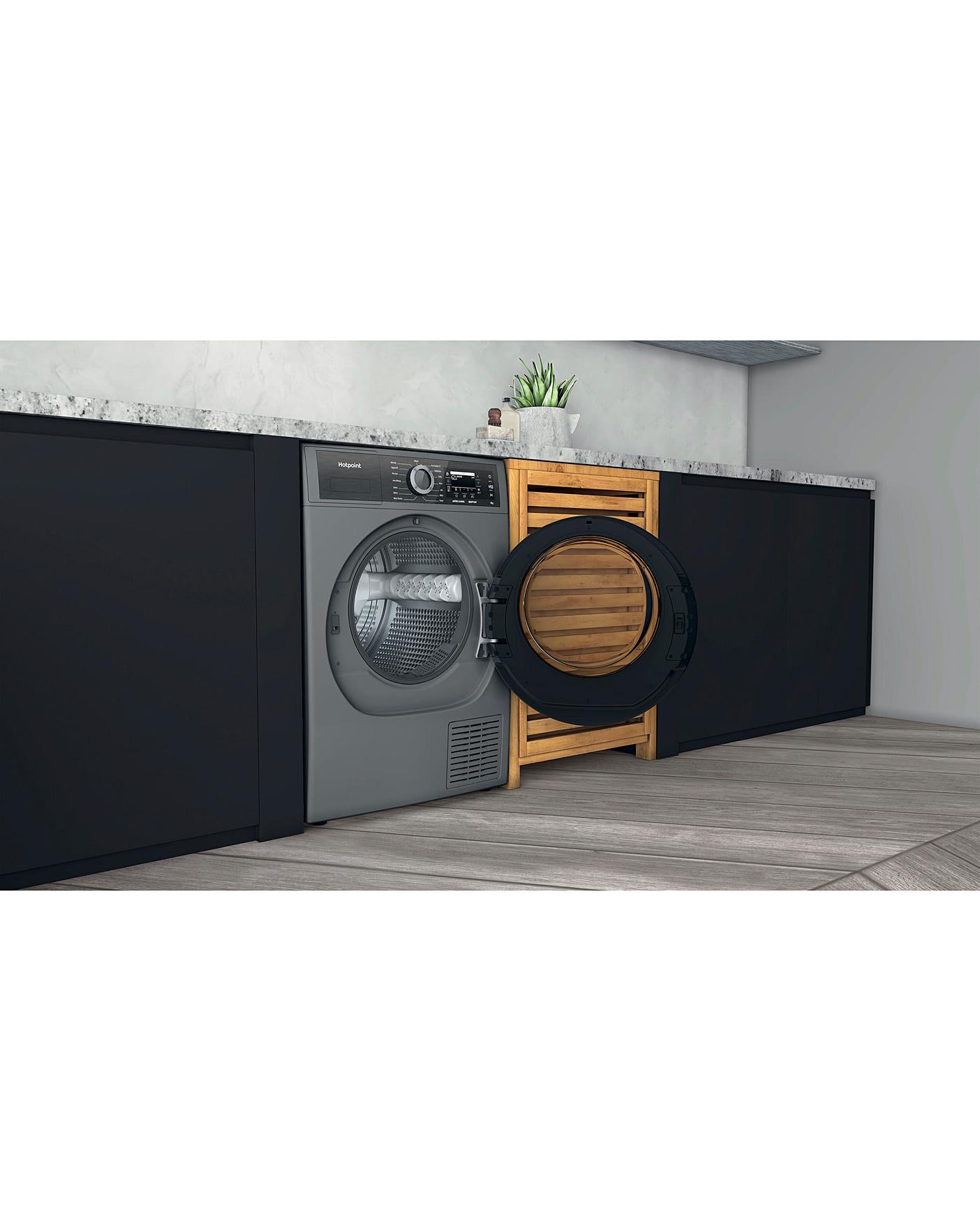  Hotpoint H8 D94SB UK 9kg Heat Pump Tumble Dryer - Silver